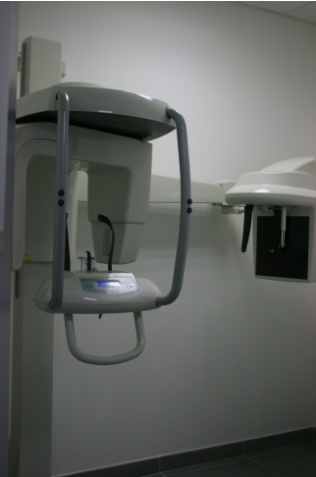 10-Appareil_de_radiologie_pour_panoramique_et_teleradiographie.jpg